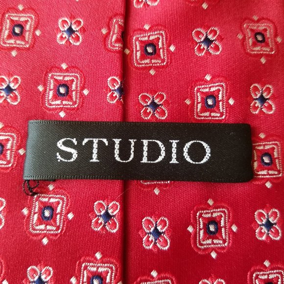 Studio Neck Tie Red with Navy and White details - Picture 8 of 9